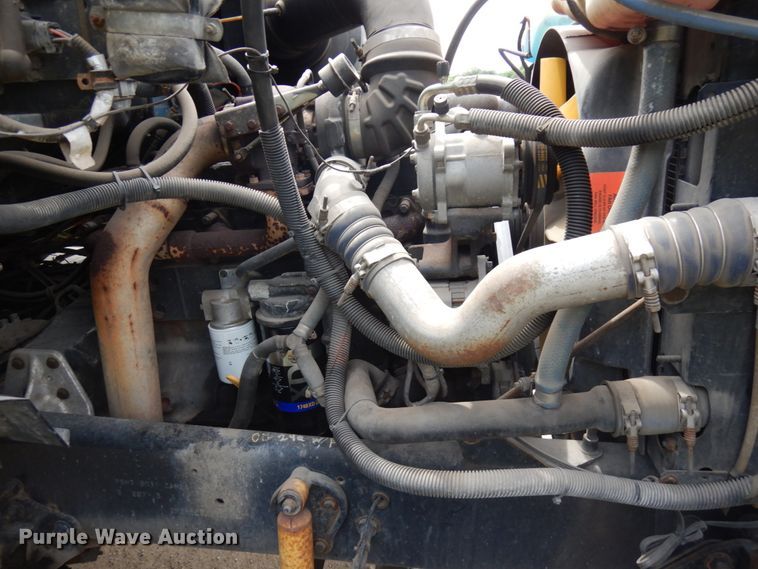 image for item IL9852 2000 Sterling L-Line  digger derrick truck