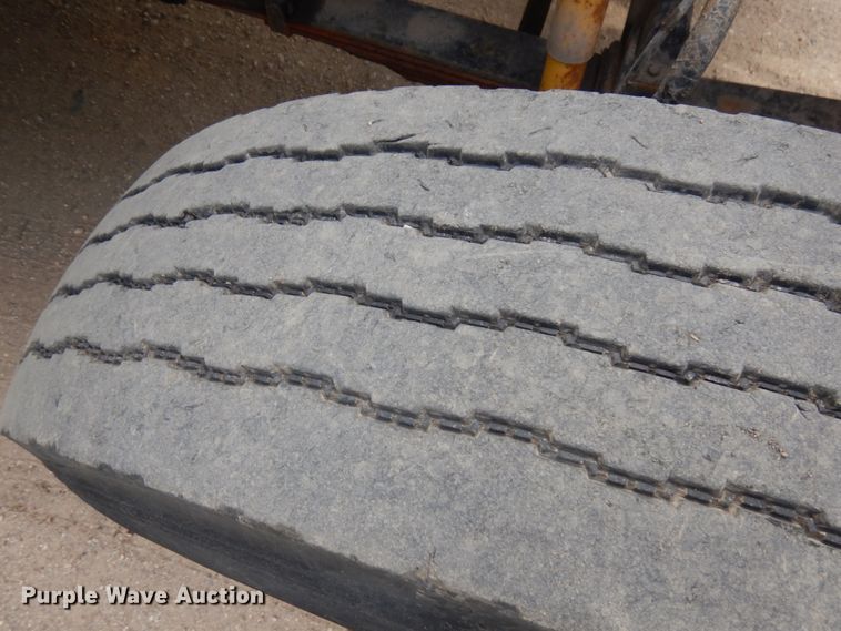 image for item IL9852 2000 Sterling L-Line  digger derrick truck