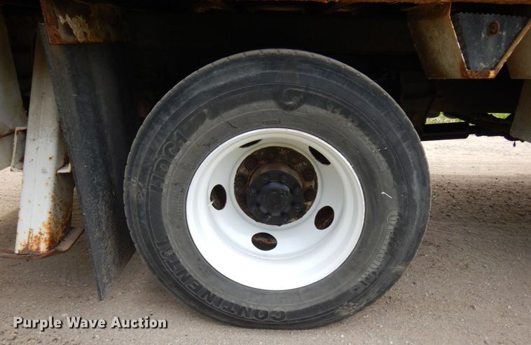 image for item IL9852 2000 Sterling L-Line  digger derrick truck