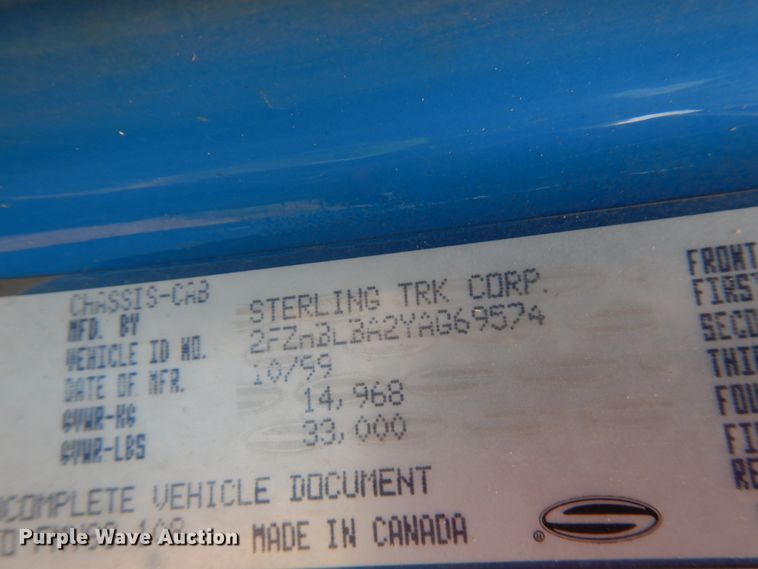 image for item IL9852 2000 Sterling L-Line  digger derrick truck