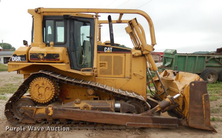 image for item IL9859 1999 Caterpillar D6R XL  dozer