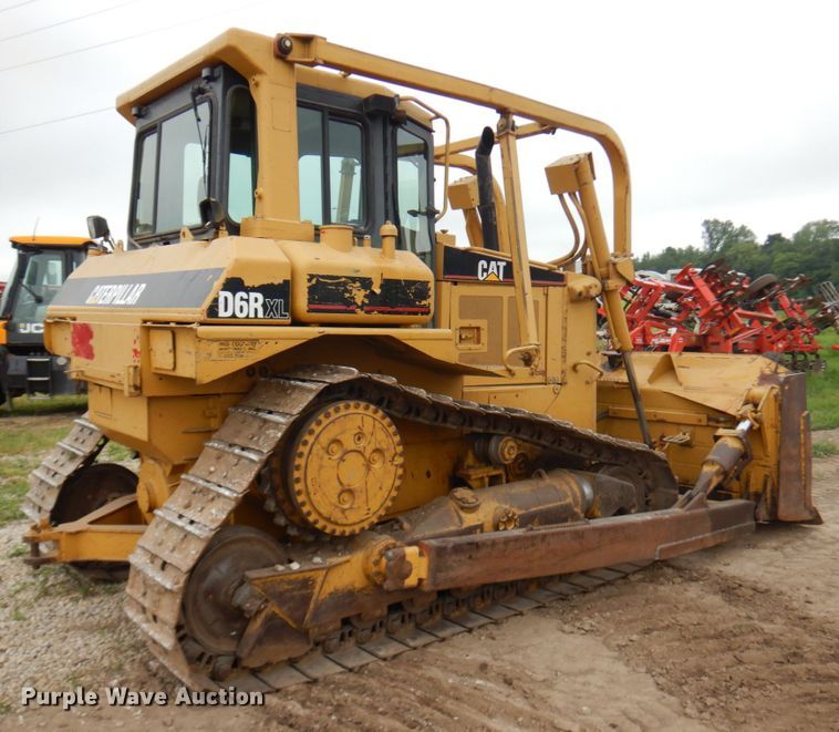 image for item IL9859 1999 Caterpillar D6R XL  dozer