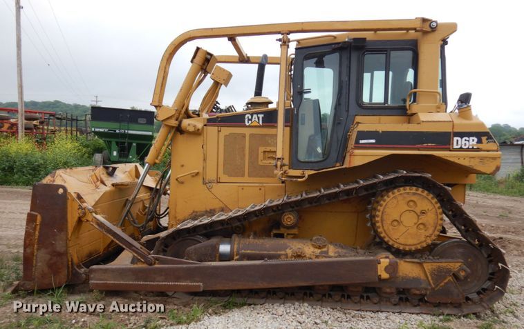 image for item IL9859 1999 Caterpillar D6R XL  dozer