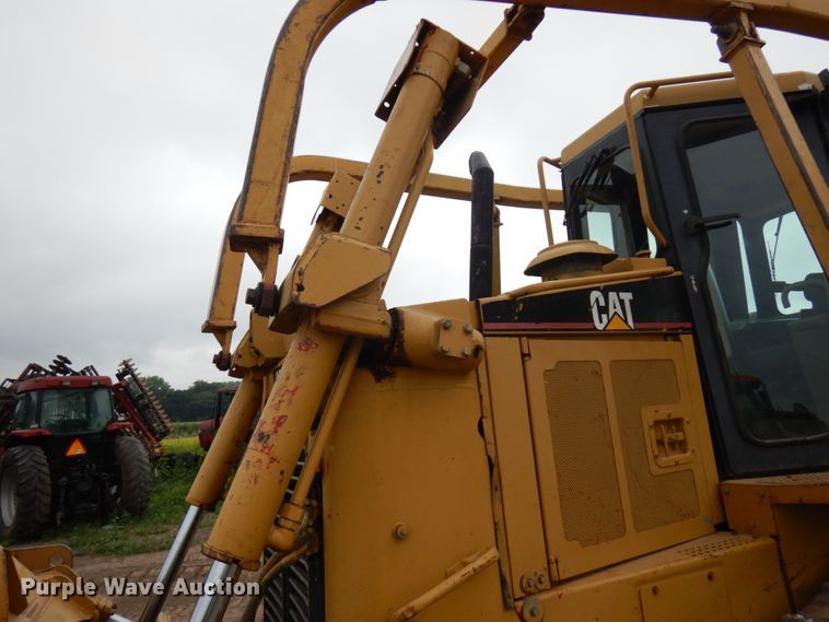 image for item IL9859 1999 Caterpillar D6R XL  dozer