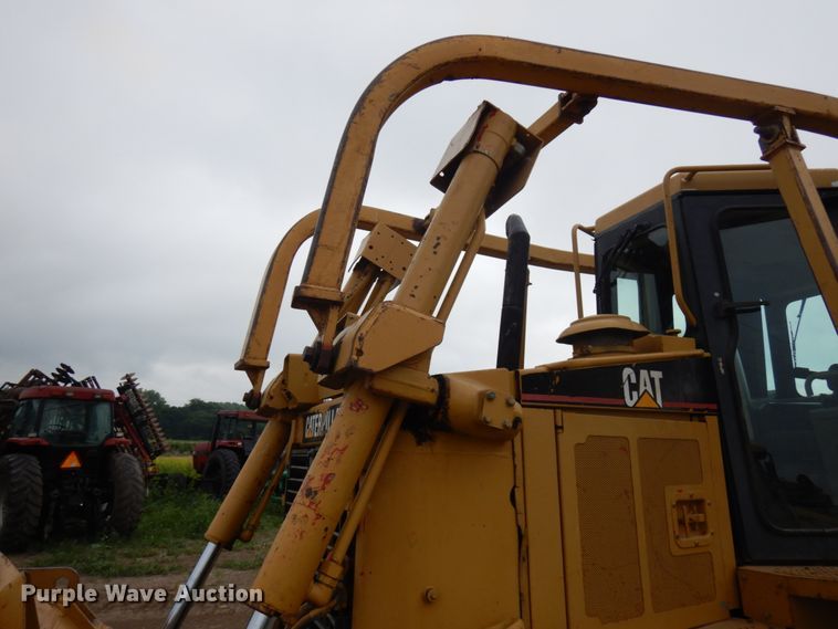 image for item IL9859 1999 Caterpillar D6R XL  dozer
