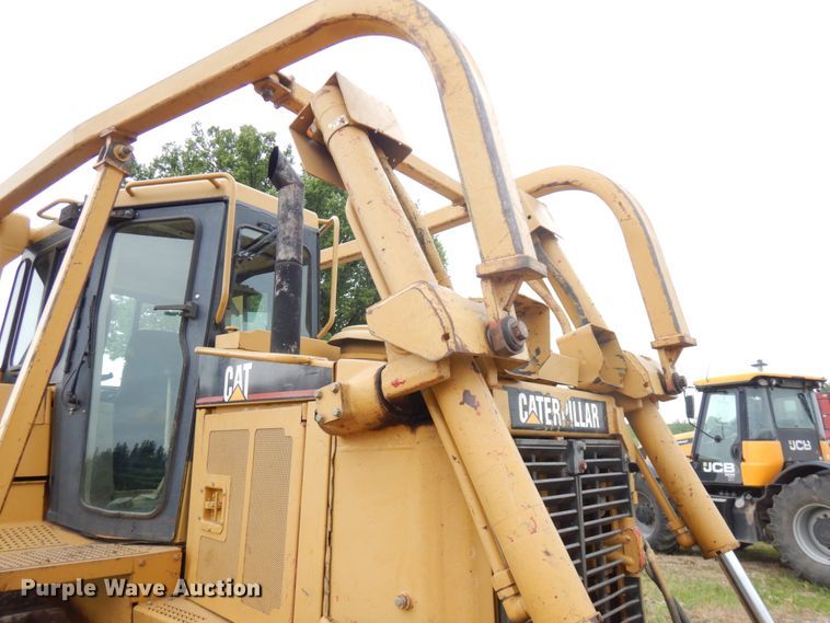 image for item IL9859 1999 Caterpillar D6R XL  dozer