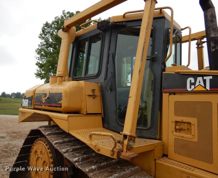 image for item IL9859 1999 Caterpillar D6R XL  dozer