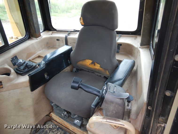image for item IL9859 1999 Caterpillar D6R XL  dozer