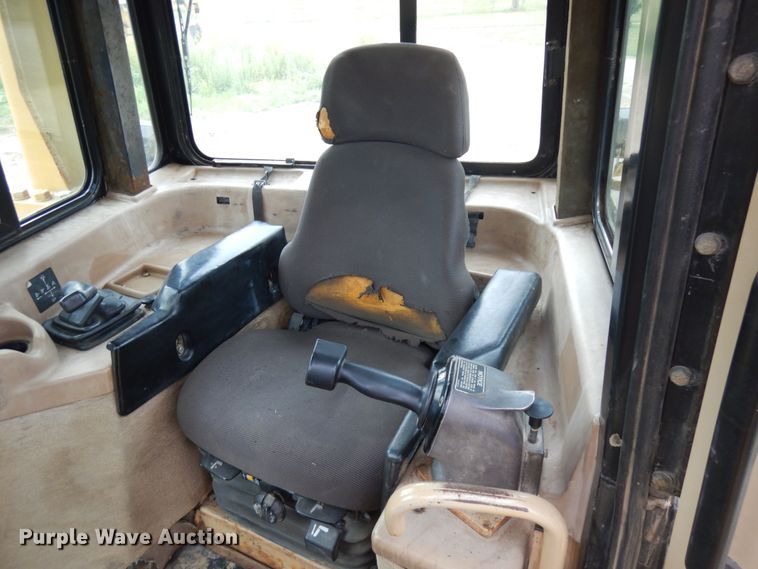 image for item IL9859 1999 Caterpillar D6R XL  dozer