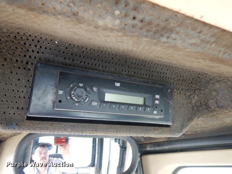 image for item IL9859 1999 Caterpillar D6R XL  dozer