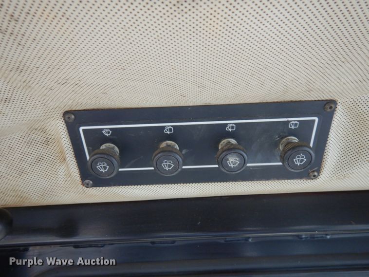 image for item IL9859 1999 Caterpillar D6R XL  dozer