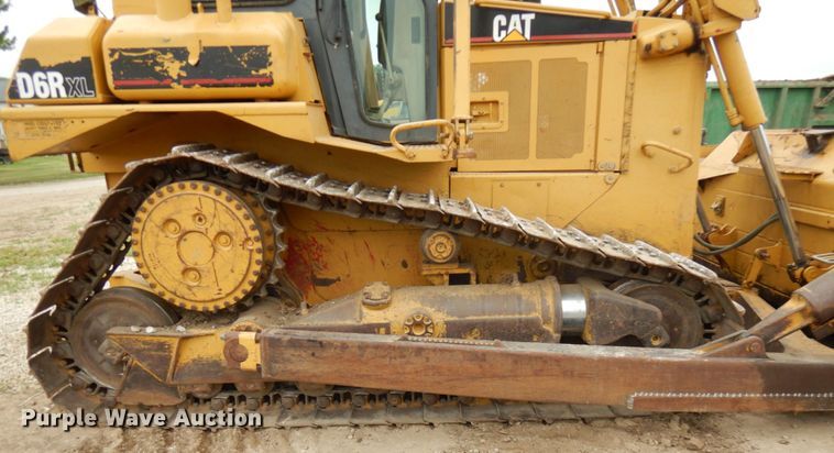 image for item IL9859 1999 Caterpillar D6R XL  dozer