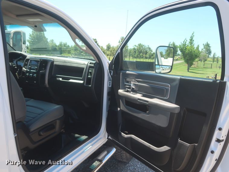 image for item IO9199 2014 Dodge Ram 5500HD  utility / service truck