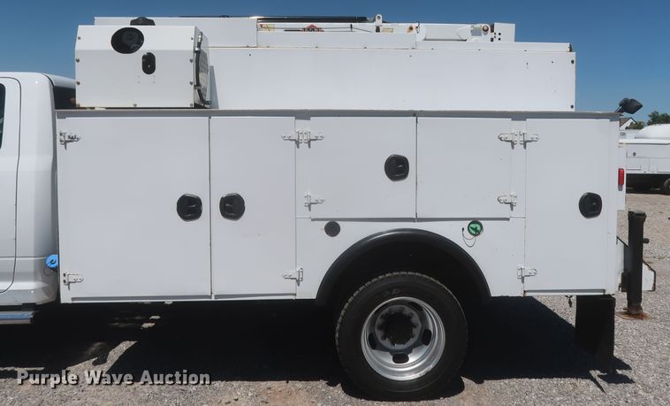 image for item IO9199 2014 Dodge Ram 5500HD  utility / service truck