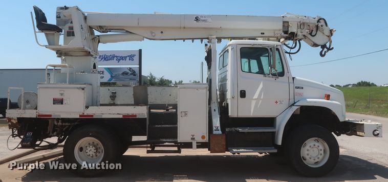 image for item IP9788 2003 Freightliner FL80  digger derrick truck