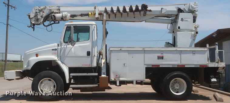 image for item IP9788 2003 Freightliner FL80  digger derrick truck