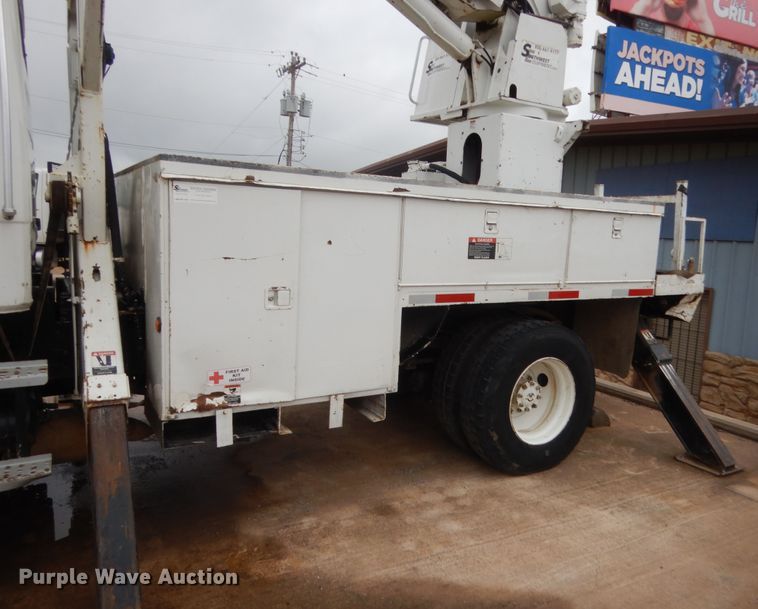 image for item IP9788 2003 Freightliner FL80  digger derrick truck