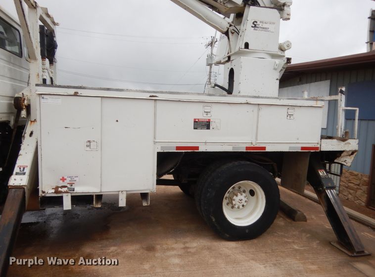 image for item IP9788 2003 Freightliner FL80  digger derrick truck