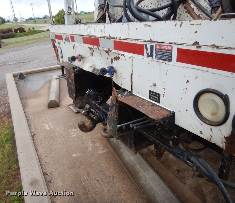 image for item IP9788 2003 Freightliner FL80  digger derrick truck