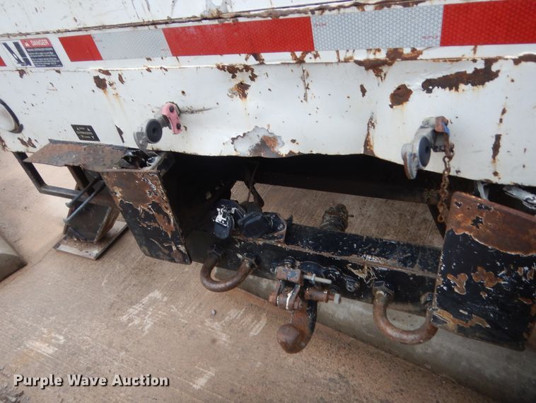 image for item IP9788 2003 Freightliner FL80  digger derrick truck