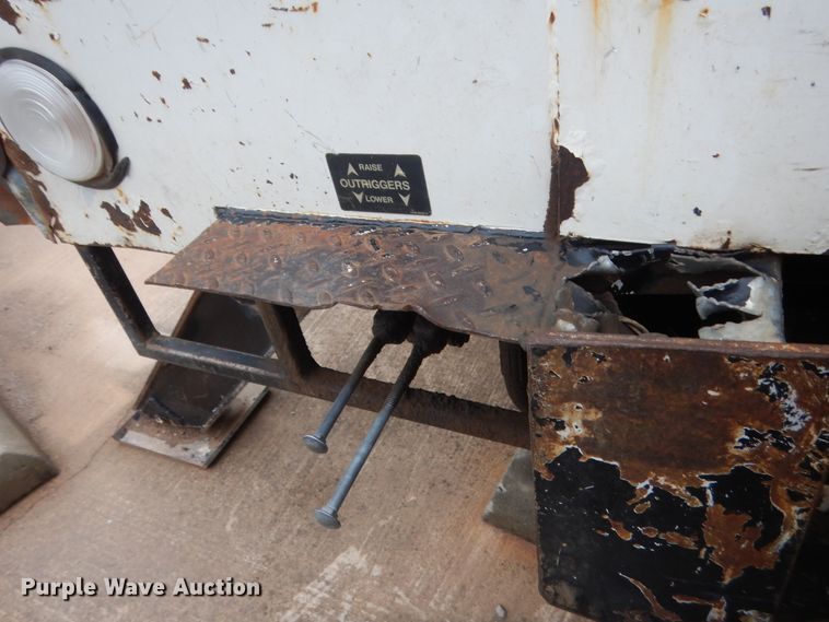 image for item IP9788 2003 Freightliner FL80  digger derrick truck