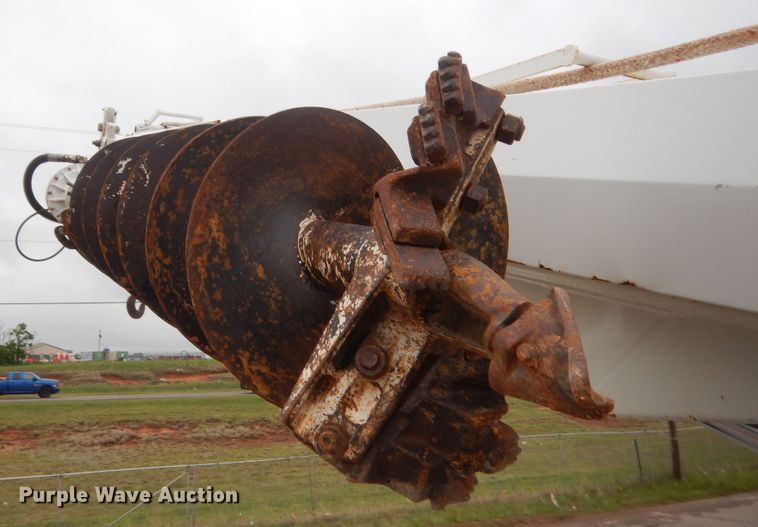 image for item IP9788 2003 Freightliner FL80  digger derrick truck