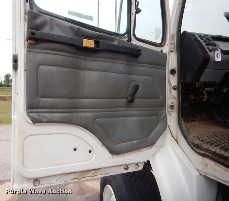 image for item IP9788 2003 Freightliner FL80  digger derrick truck