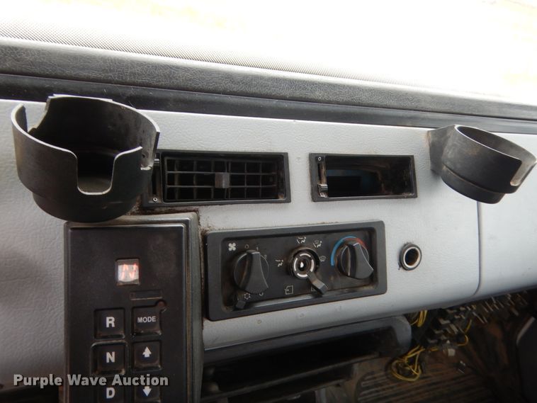 image for item IP9788 2003 Freightliner FL80  digger derrick truck