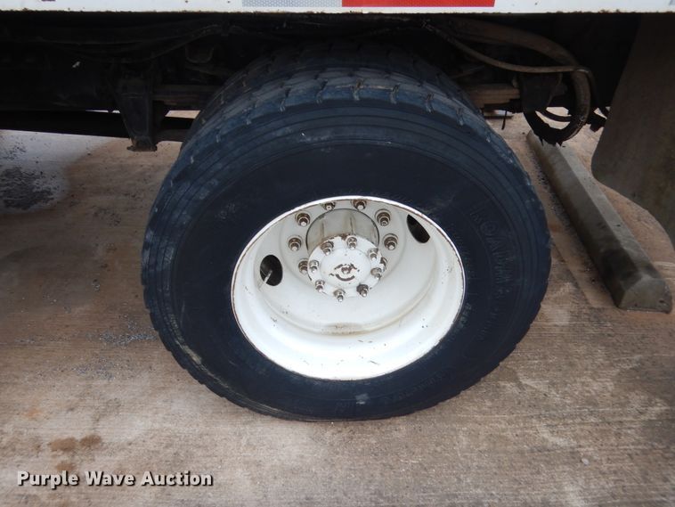 image for item IP9788 2003 Freightliner FL80  digger derrick truck