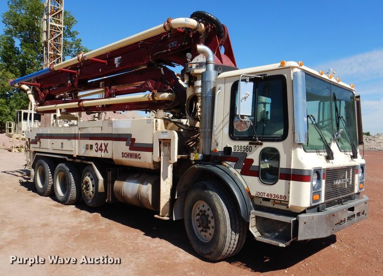 image for item IQ9629 2000 Mack MR688S  pump truck