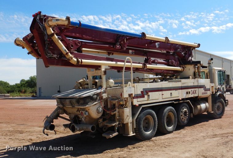 image for item IQ9629 2000 Mack MR688S  pump truck