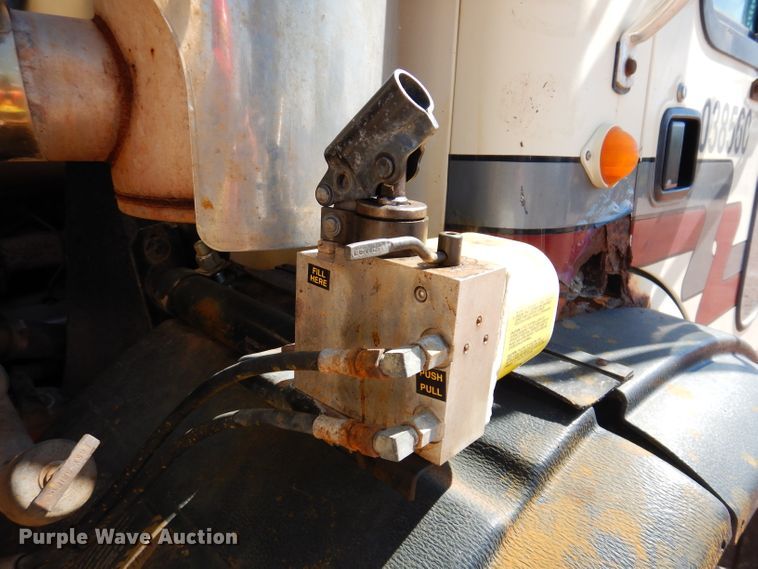 image for item IQ9629 2000 Mack MR688S  pump truck