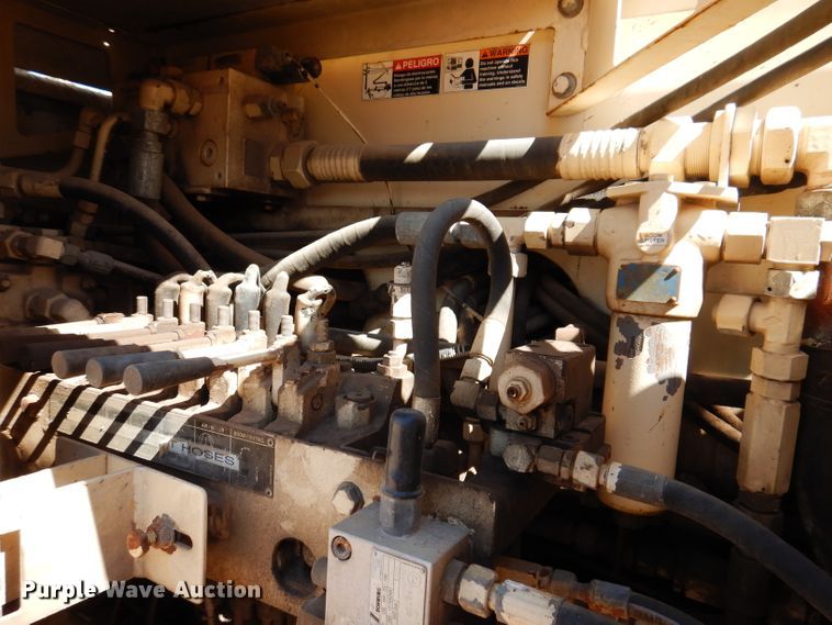 image for item IQ9629 2000 Mack MR688S  pump truck