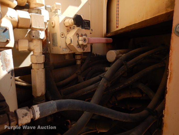 image for item IQ9629 2000 Mack MR688S  pump truck