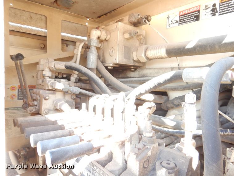 image for item IQ9629 2000 Mack MR688S  pump truck