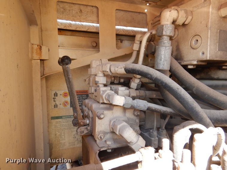 image for item IQ9629 2000 Mack MR688S  pump truck