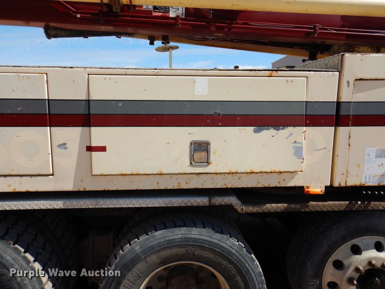 image for item IQ9629 2000 Mack MR688S  pump truck