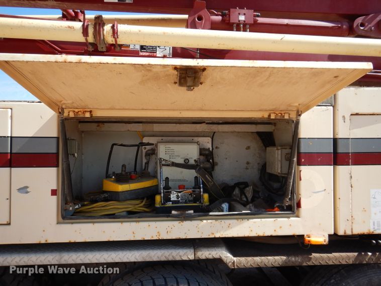 image for item IQ9629 2000 Mack MR688S  pump truck