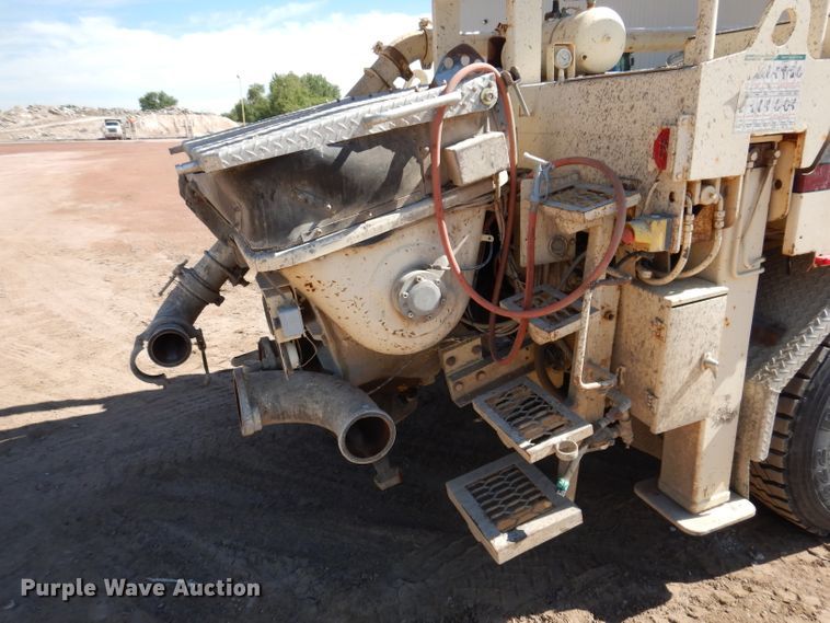 image for item IQ9629 2000 Mack MR688S  pump truck