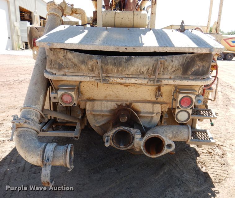 image for item IQ9629 2000 Mack MR688S  pump truck