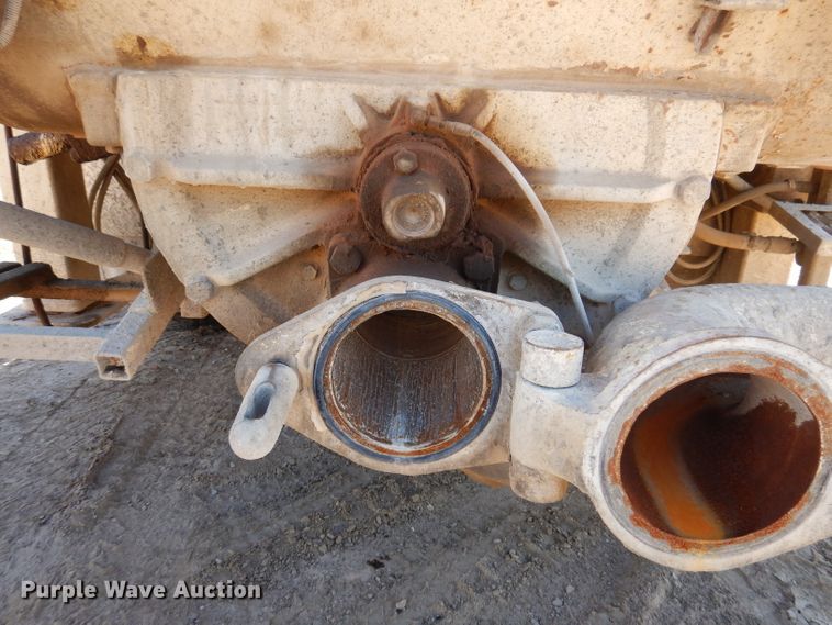 image for item IQ9629 2000 Mack MR688S  pump truck