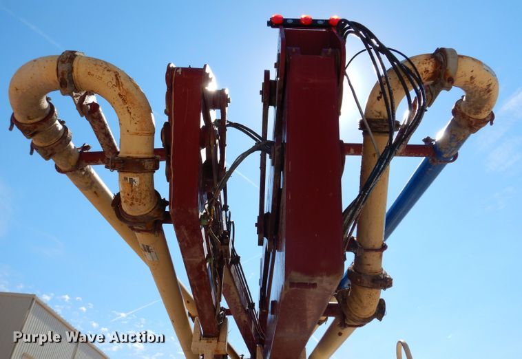 image for item IQ9629 2000 Mack MR688S  pump truck
