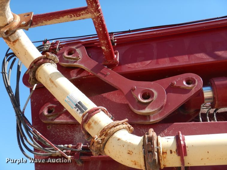 image for item IQ9629 2000 Mack MR688S  pump truck