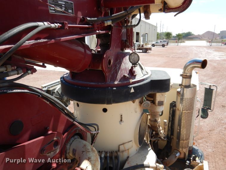 image for item IQ9629 2000 Mack MR688S  pump truck