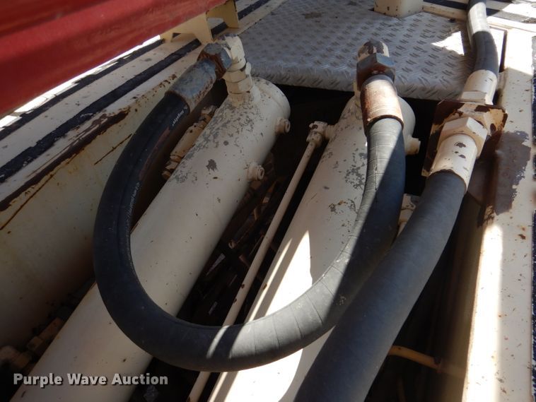 image for item IQ9629 2000 Mack MR688S  pump truck