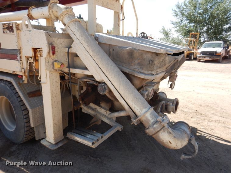 image for item IQ9629 2000 Mack MR688S  pump truck