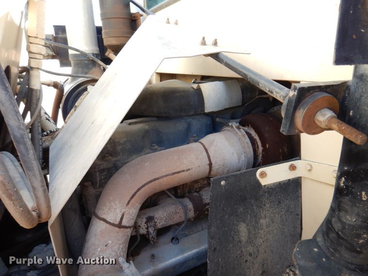 image for item IQ9629 2000 Mack MR688S  pump truck