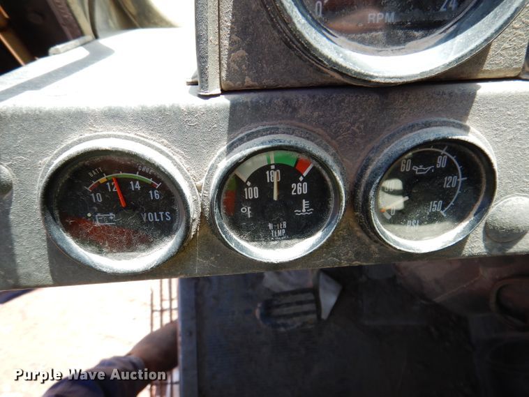image for item IQ9629 2000 Mack MR688S  pump truck