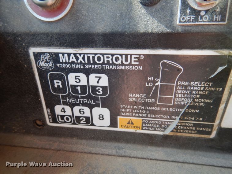 image for item IQ9629 2000 Mack MR688S  pump truck