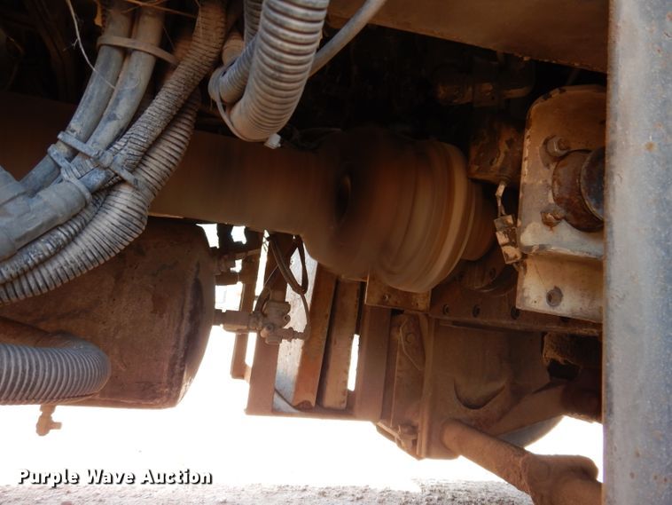 image for item IQ9629 2000 Mack MR688S  pump truck